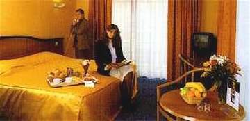 Ramada ออสเทนด์ ภายนอก รูปภาพ